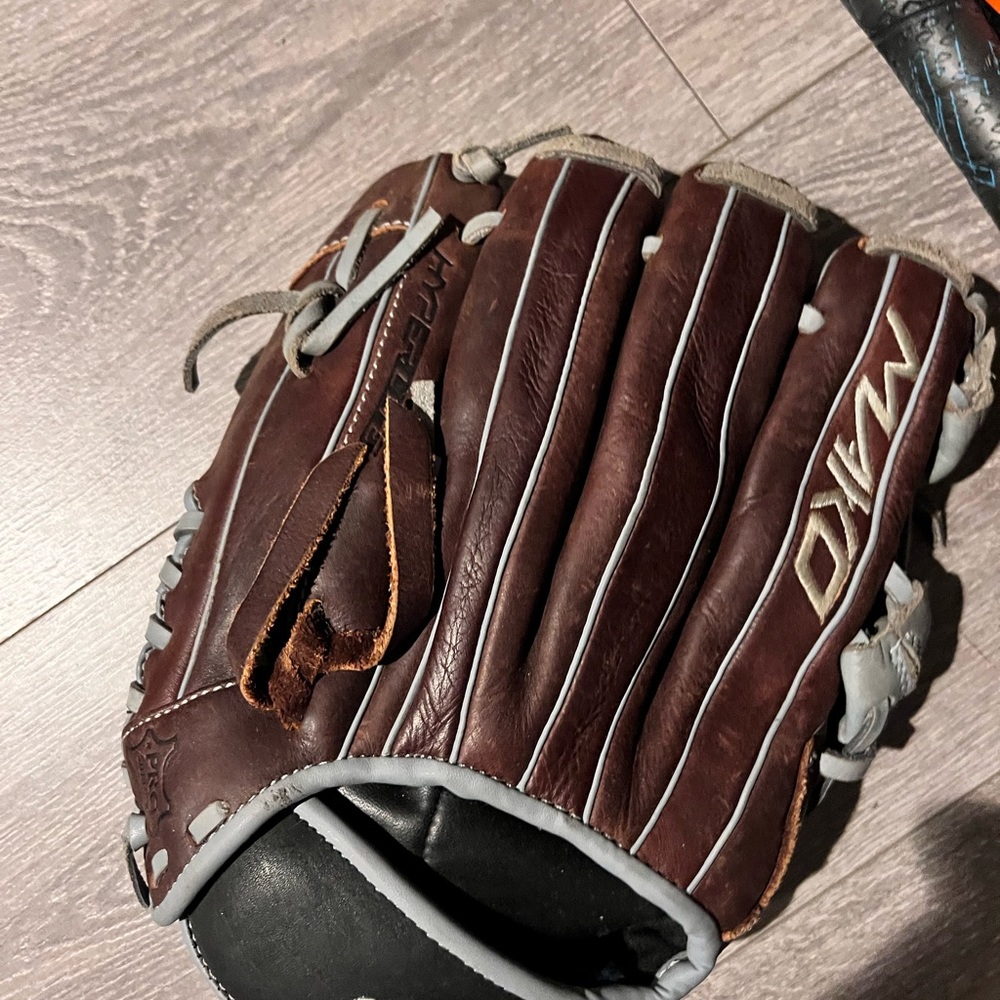 Mako outfield mitt